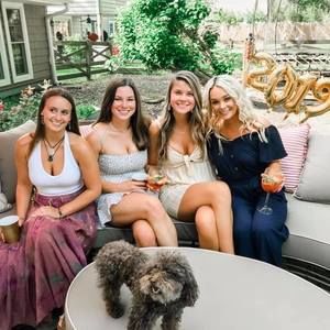 Meet your Posher, Devin